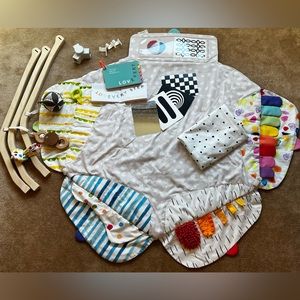 The Play Gym LOVEVERY